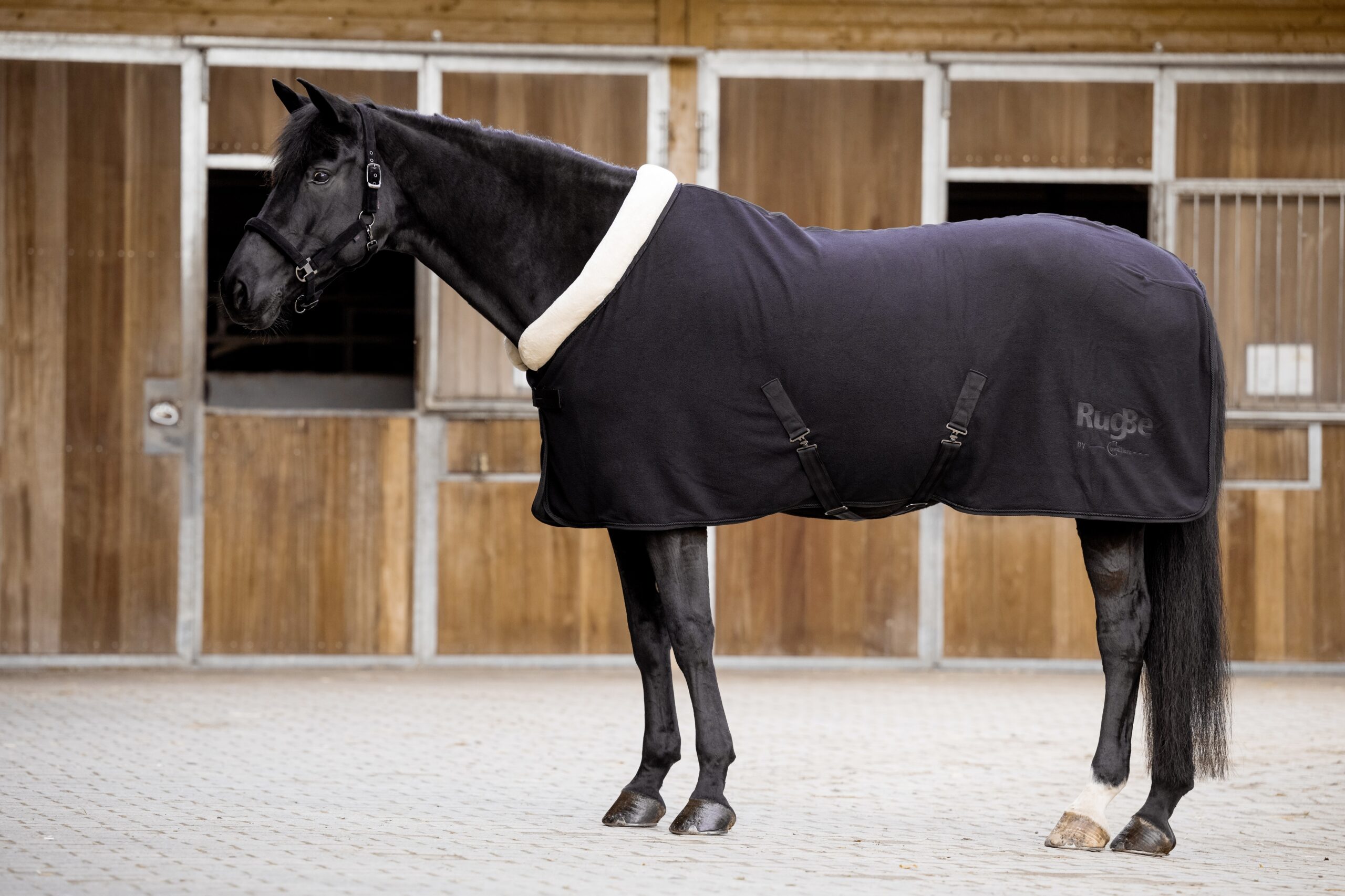 Covalliero Fleecedækken med pelskrave Covalliero Fleecedækken med pelskrave